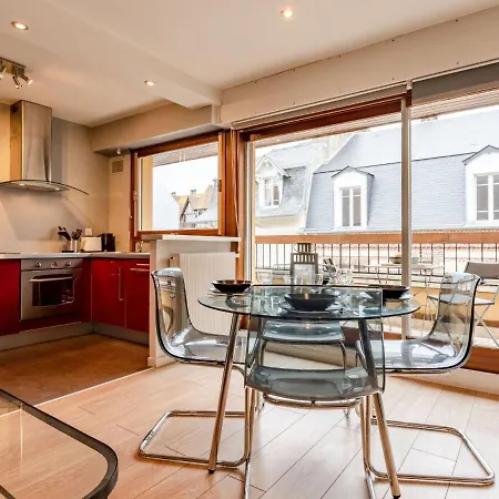 Apartment Apartment Les Cigognes By Interhome Deauville