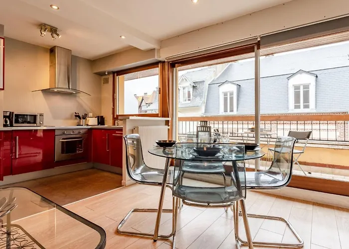 Apartment Apartment Les Cigognes By Interhome Deauville